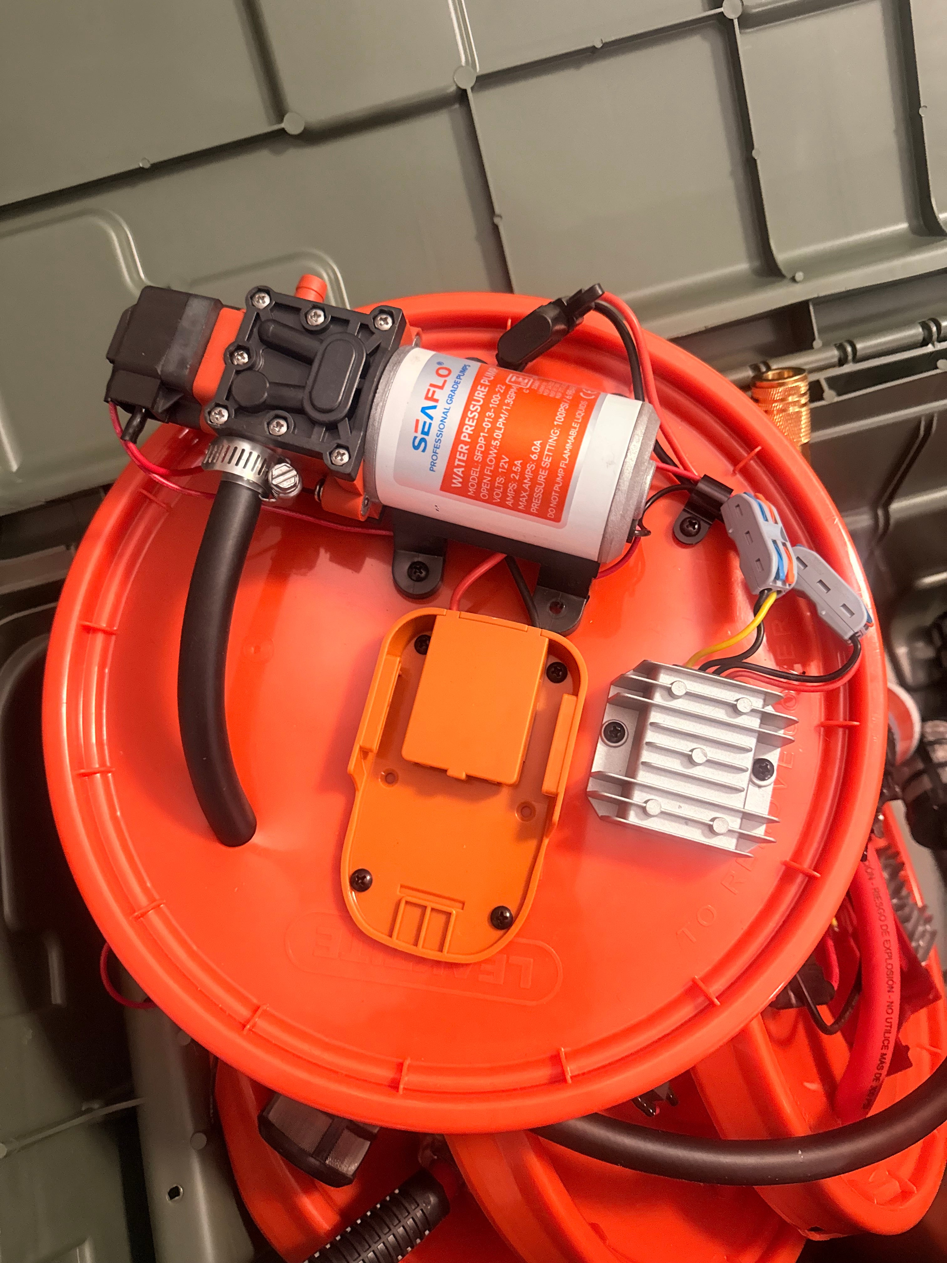 Portable Sprayer System – Ready-to-Use (12V, 1.3 GPM, 300 PSI Line)